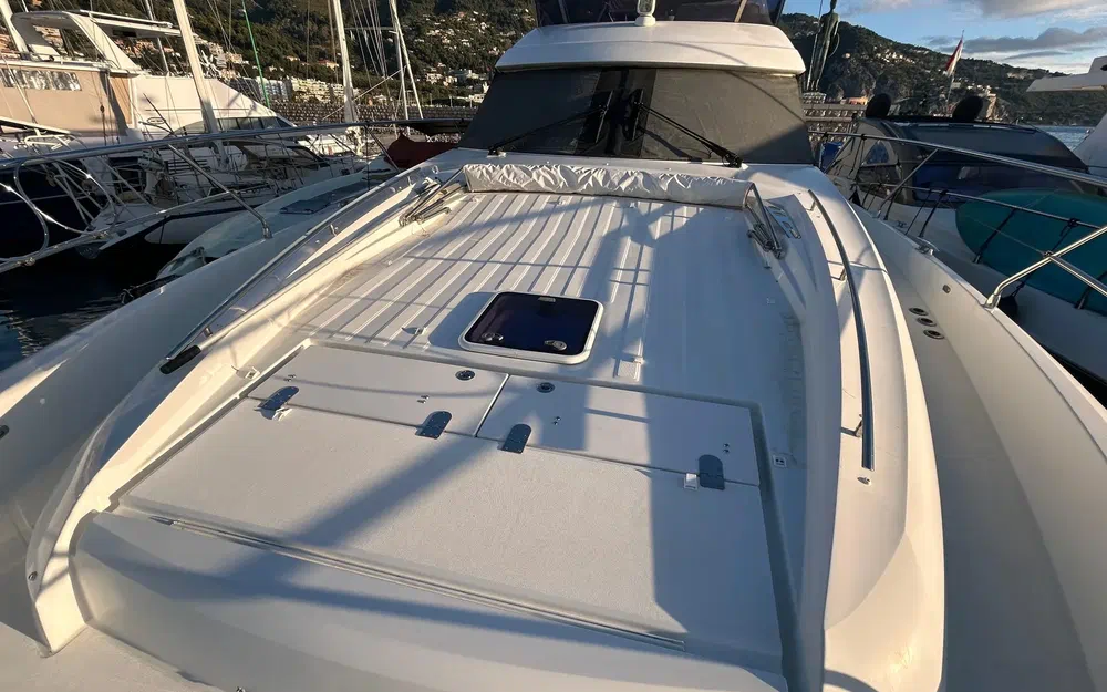 slider 11 Prestige Yachts 560 S