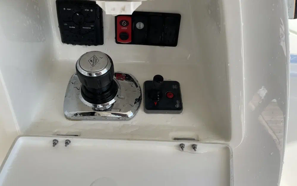 slider 16 Prestige Yachts 560 S