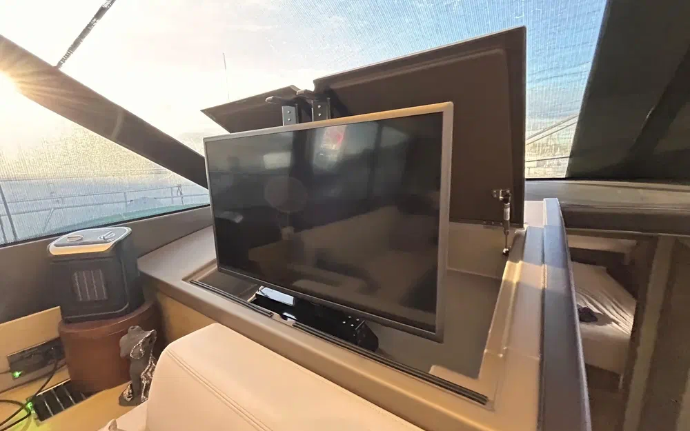 slider 19 Prestige Yachts 560 S