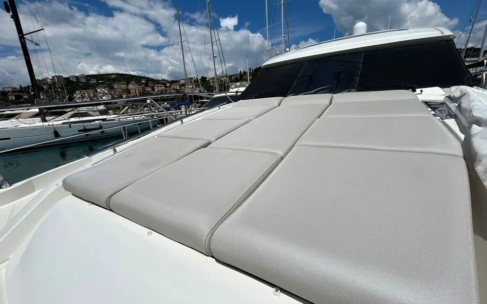 slider 9 Prestige Yachts 520 S