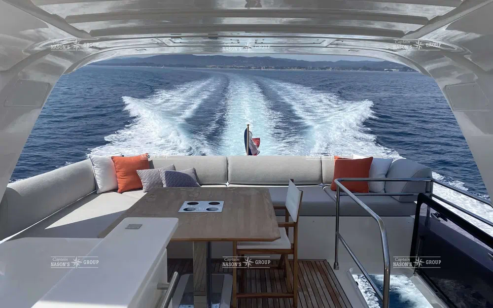 slider 15 Prestige Yachts PRESTIGE 630