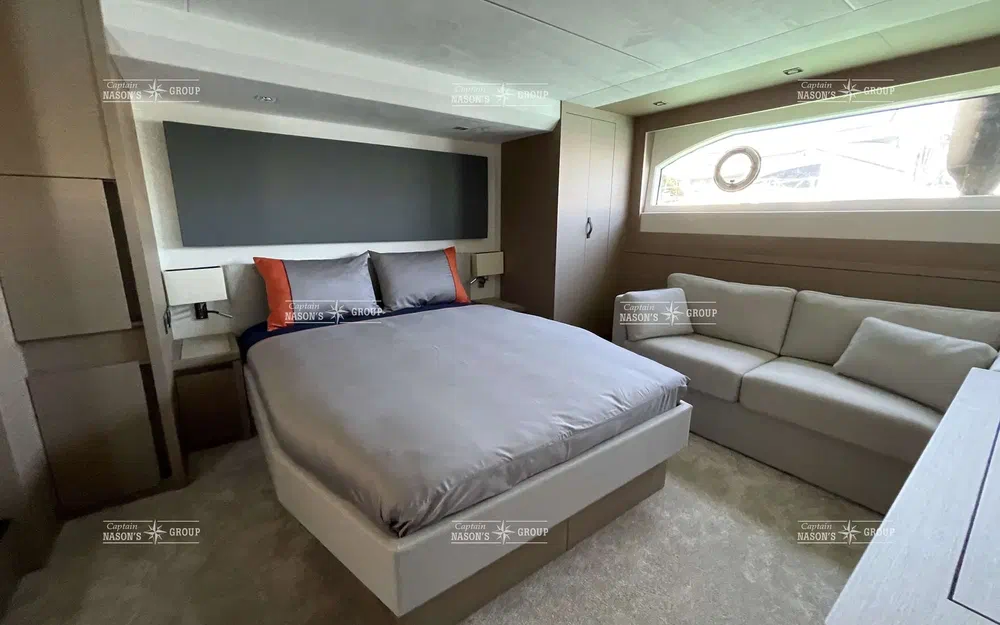 slider 1 Prestige Yachts PRESTIGE 630