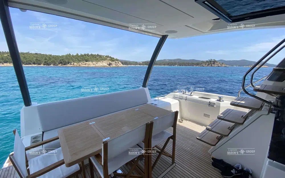slider 2 Prestige Yachts PRESTIGE 630