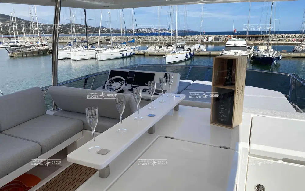 slider 6 Prestige Yachts PRESTIGE 630