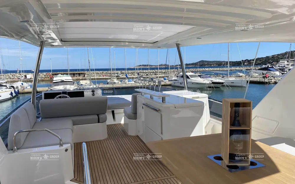 slider 8 Prestige Yachts PRESTIGE 630
