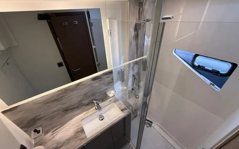 slider 14 Prestige Yachts M48