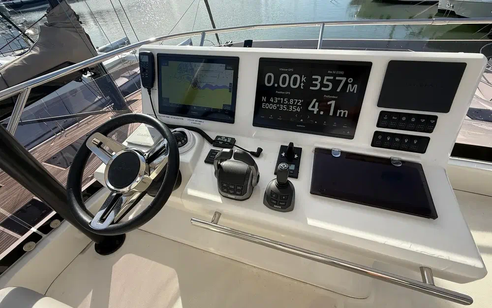 slider 15 Prestige Yachts M48