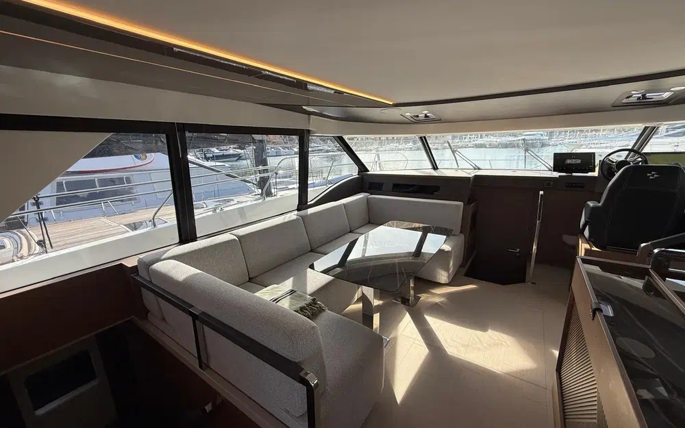 slider 5 Prestige Yachts M48