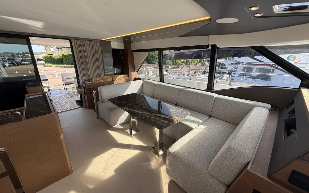 slider 7 Prestige Yachts M48