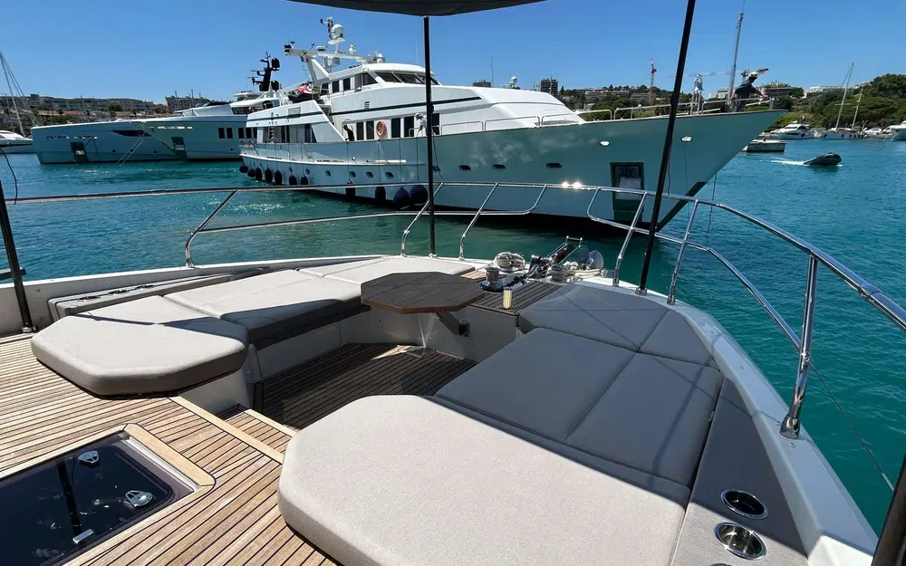 slider 9 Prestige Yachts X60
