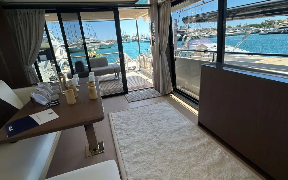 slider 11 Prestige Yachts X60