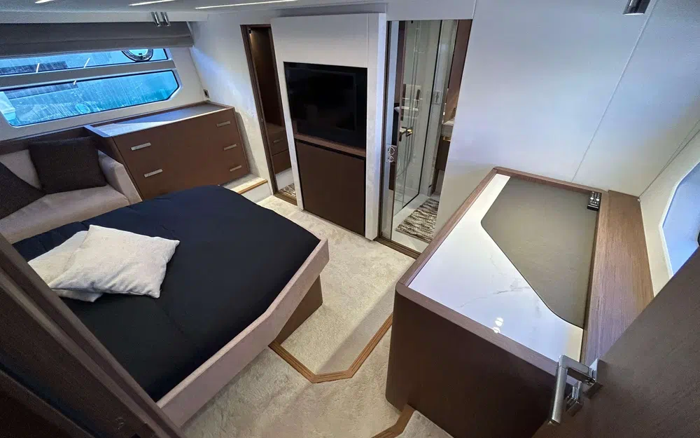 slider 18 Prestige Yachts X60