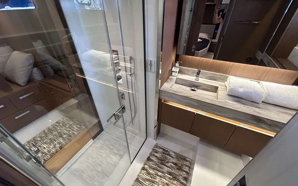 slider 19 Prestige Yachts X60