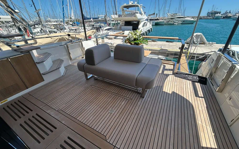 slider 2 Prestige Yachts X60