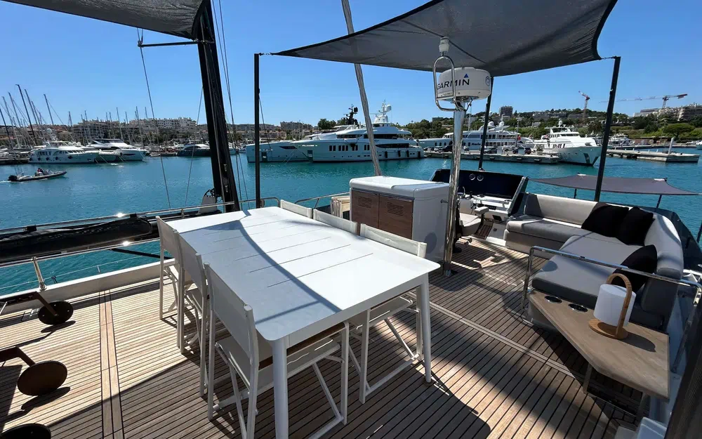 slider 3 Prestige Yachts X60