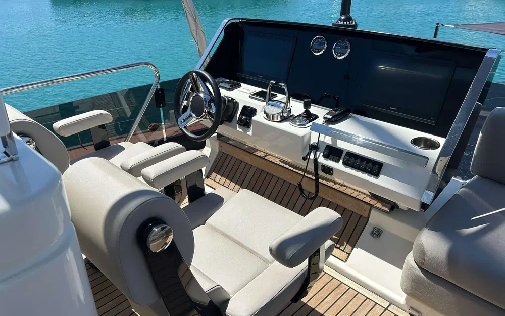 slider 7 Prestige Yachts X60