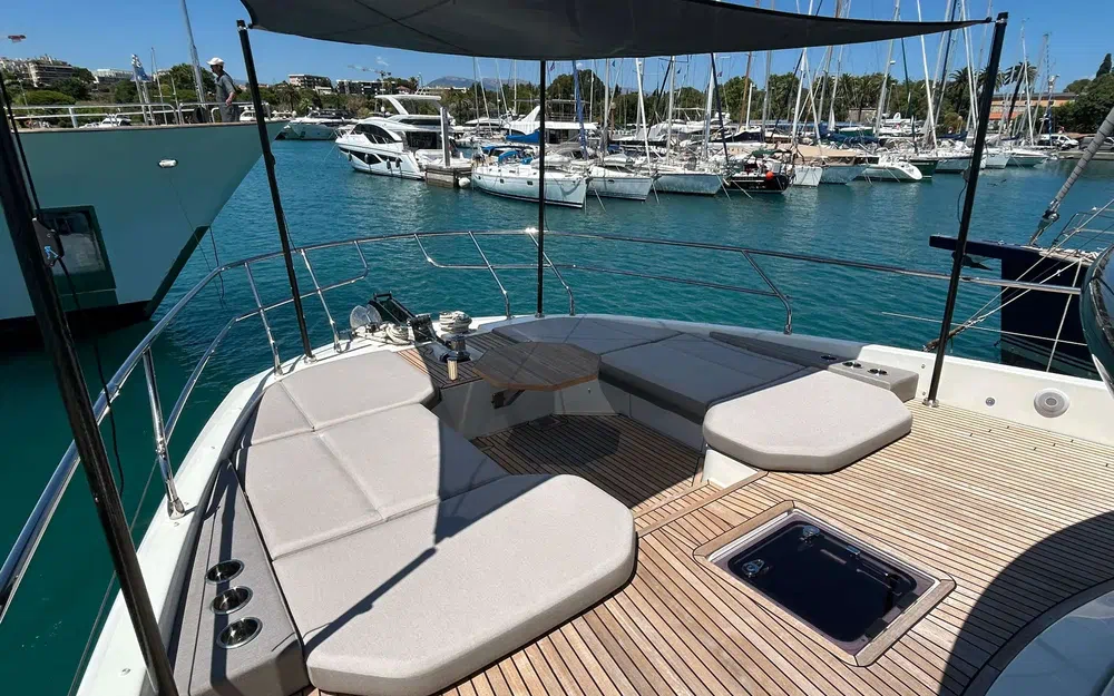 slider 8 Prestige Yachts X60