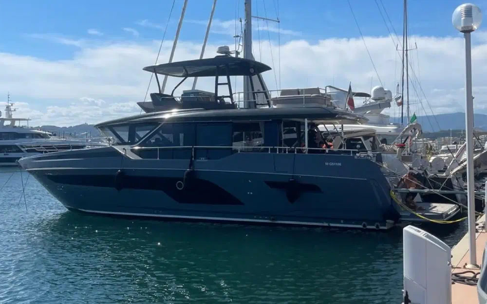 slider 0 Prestige Yachts X60