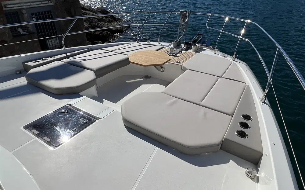 slider 15 Prestige Yachts X60