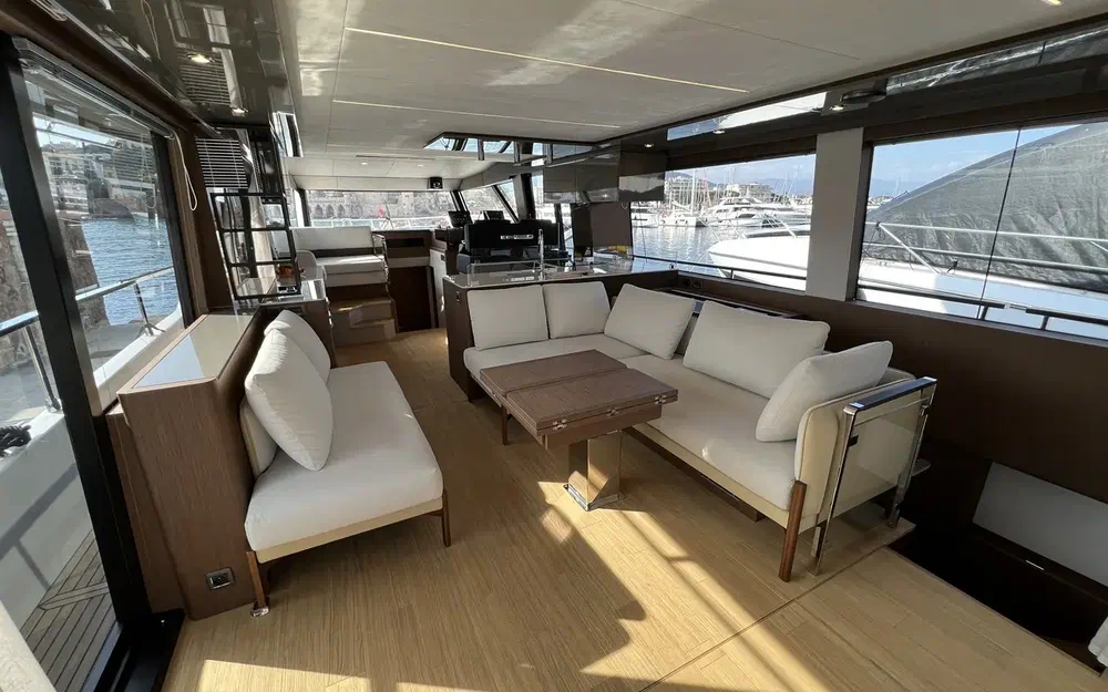 slider 16 Prestige Yachts X60