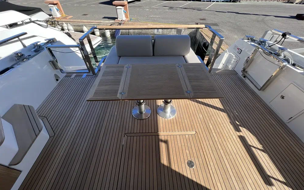 slider 5 Prestige Yachts X60