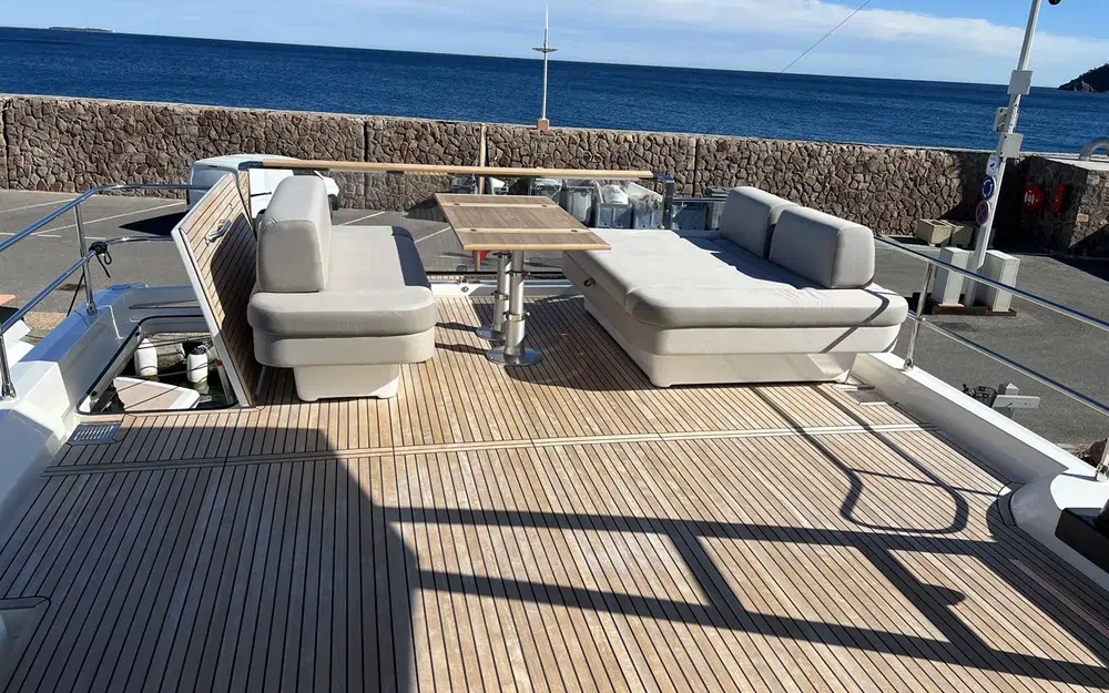 slider 8 Prestige Yachts X60