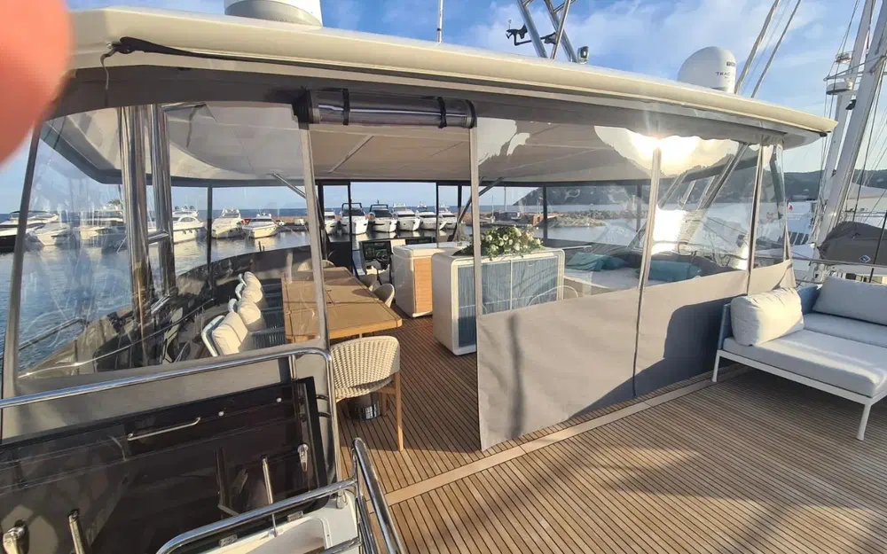 slider 3 Prestige Yachts M8