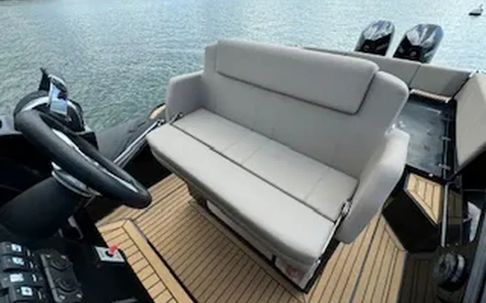 slider 8 Joker Boat Clubman 30