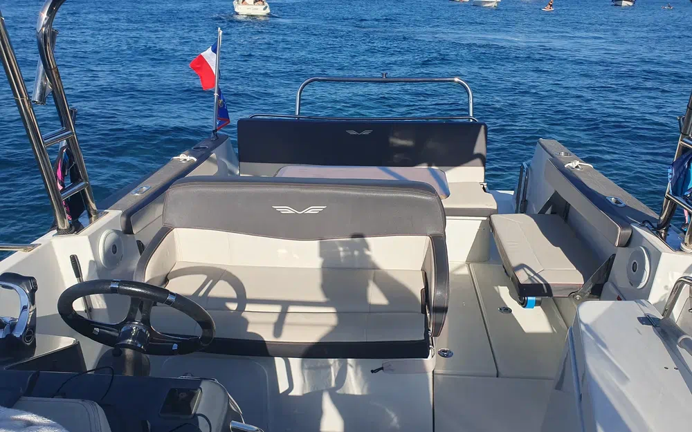 slider 1 Beneteau Flyer 8.8 SUNdeck