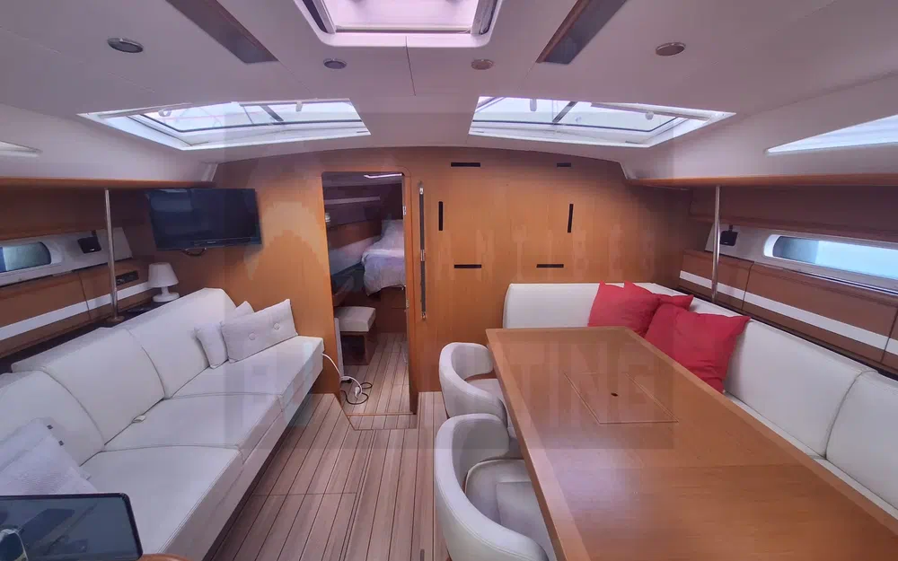 slider 10 Jeanneau 53