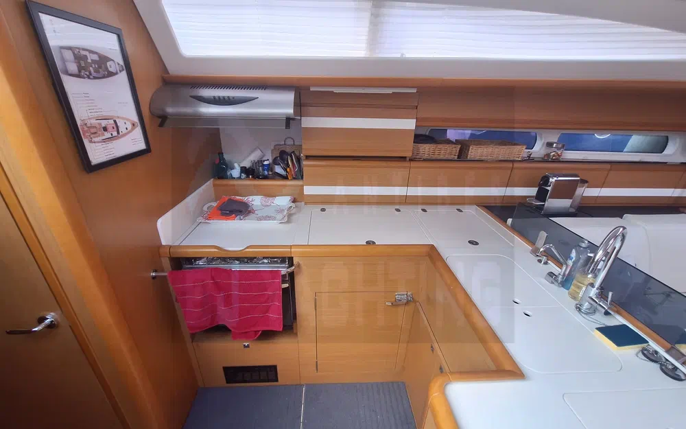 slider 12 Jeanneau 53