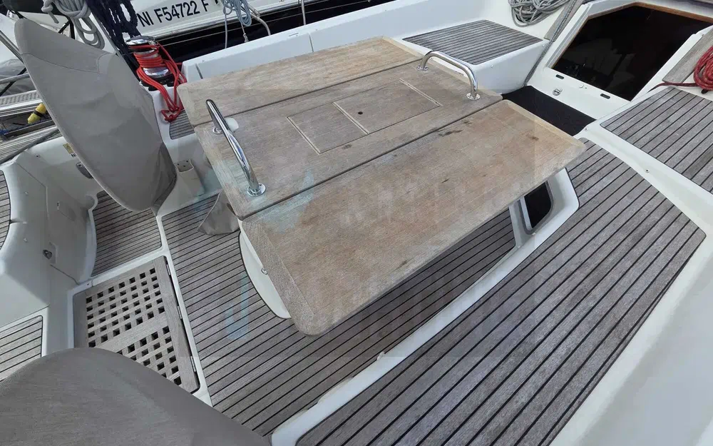 slider 5 Jeanneau 53