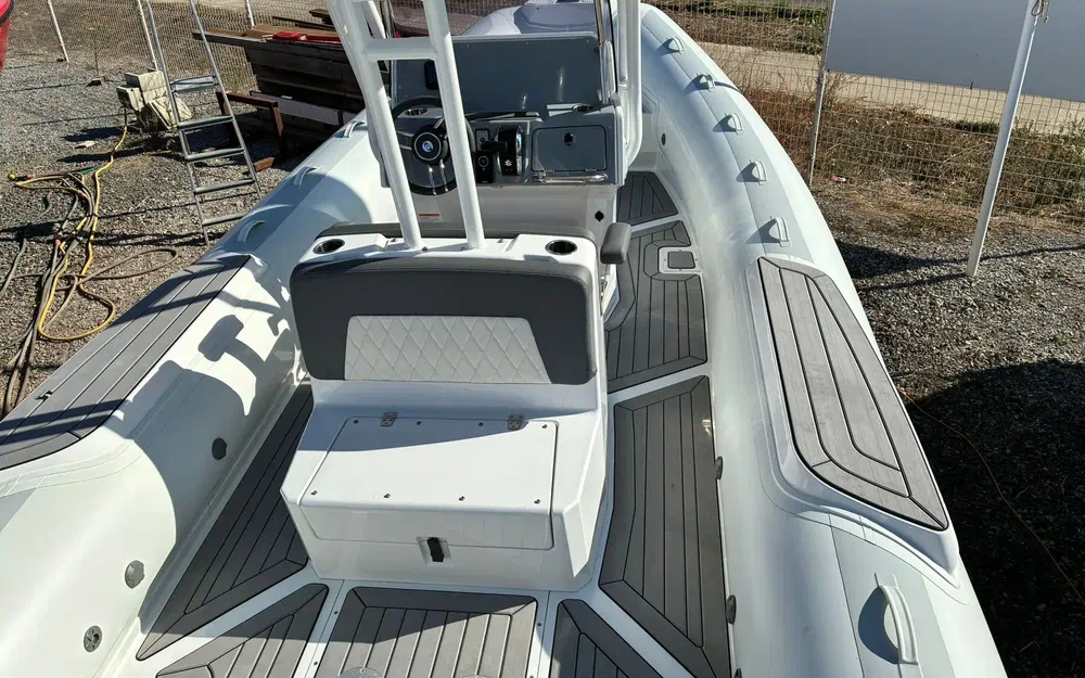 slider 11 Gala Boats V7