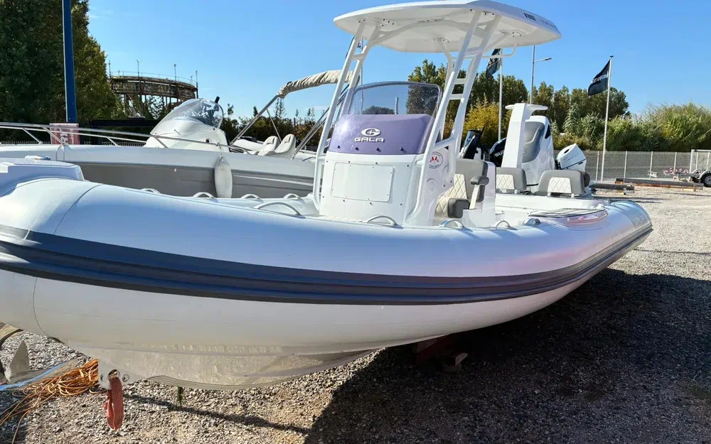 slider 2 Gala Boats V7