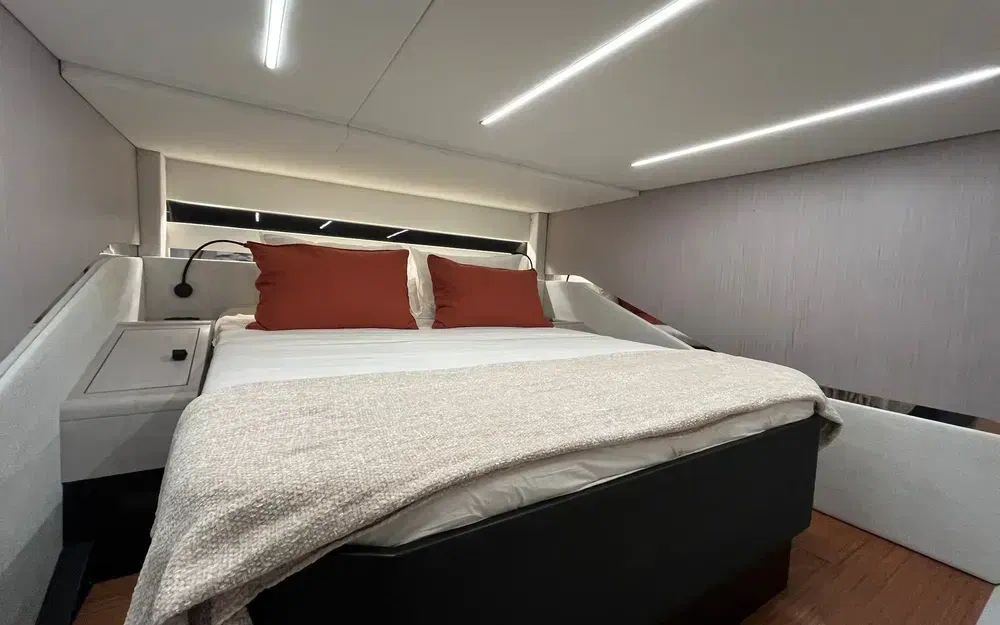 slider 11 BB Yachts 44 Panarea