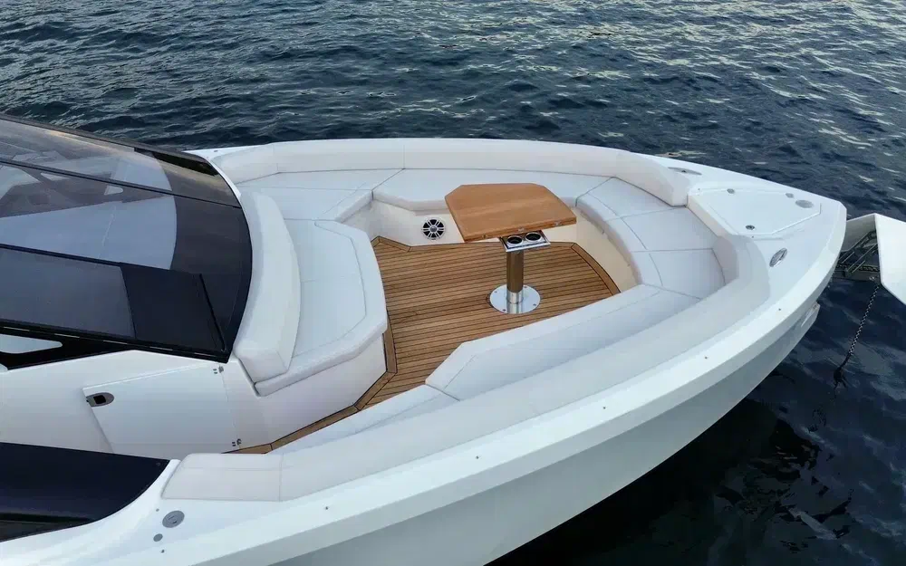 slider 3 BB Yachts 44 Panarea