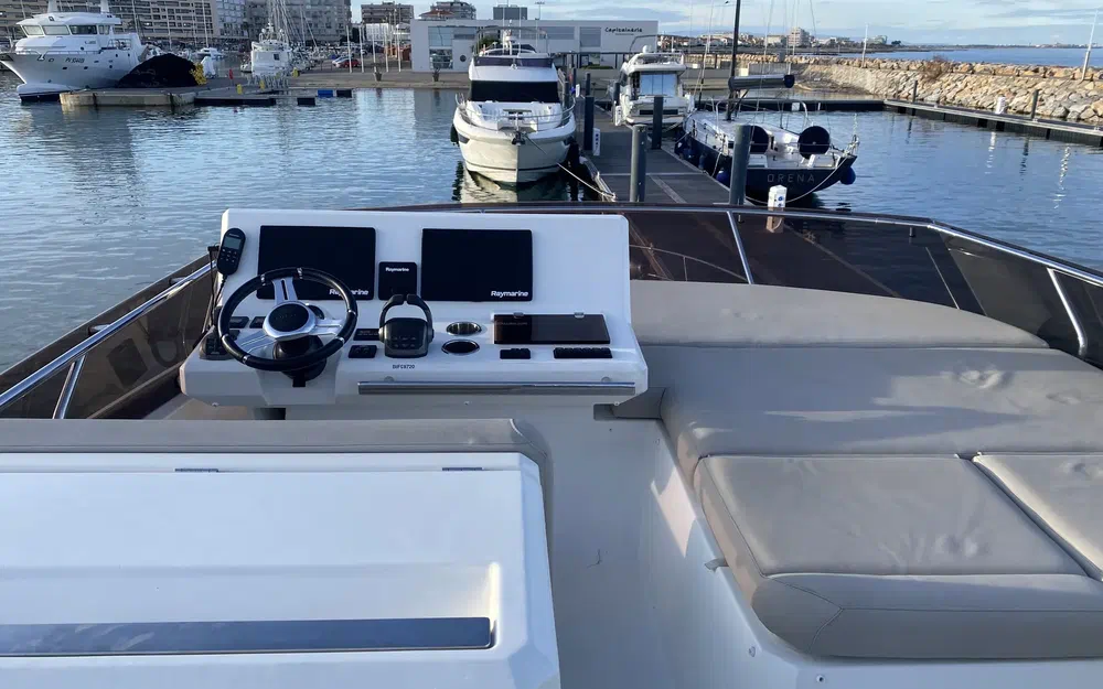 slider 12 Prestige Yachts 520 Fly