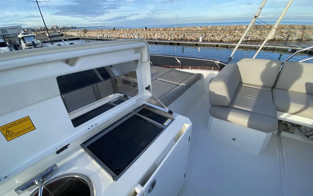 slider 17 Prestige Yachts 520 Fly