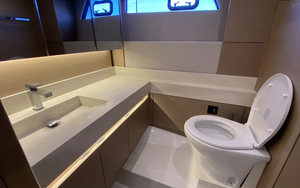 slider 18 Prestige Yachts 520 Fly