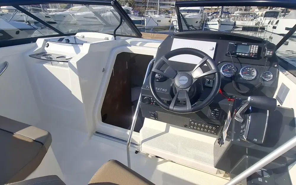 slider 2 Quicksilver Activ 805 Cruiser