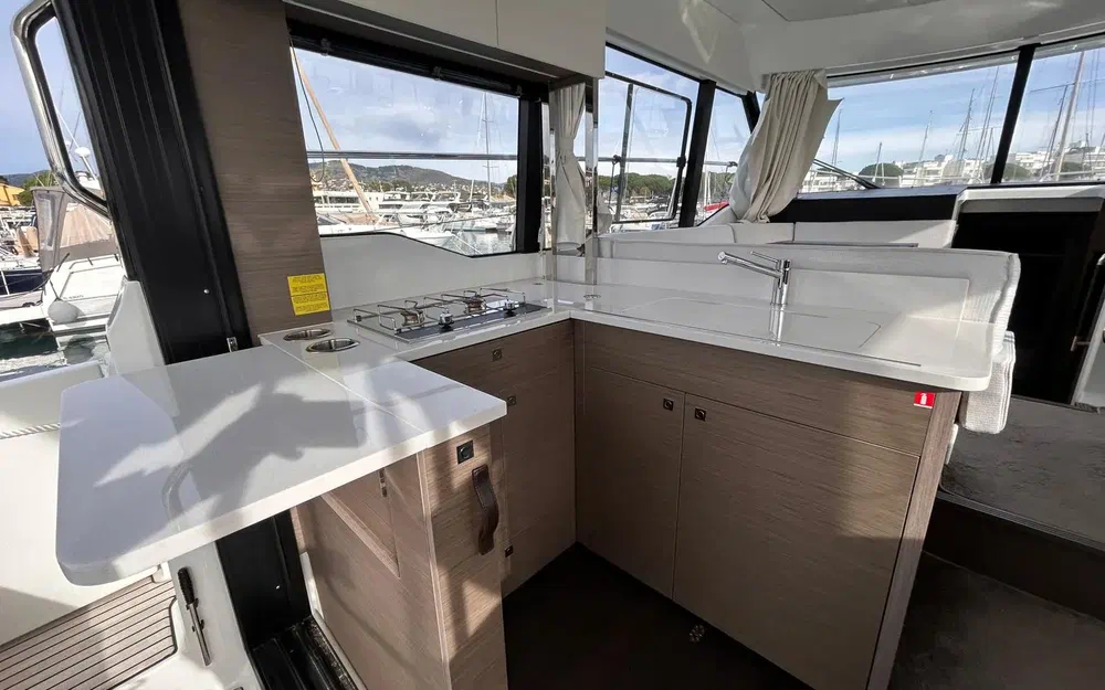 slider 11 Jeanneau Merry Fisher 1295 Fly