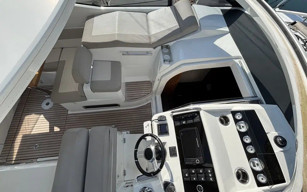 slider 11 Jeanneau Leader 36