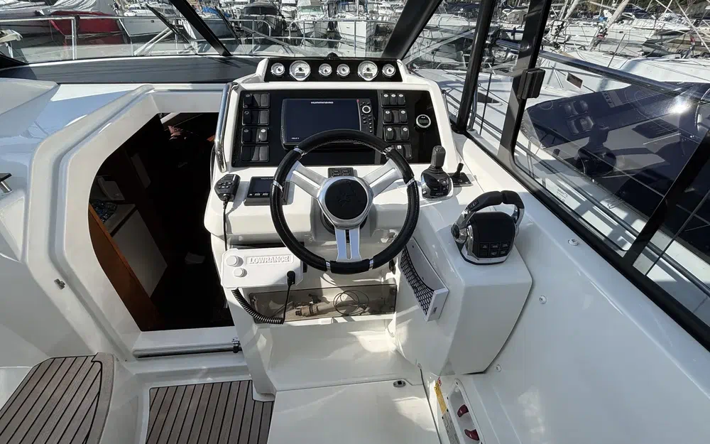 slider 12 Jeanneau Leader 36