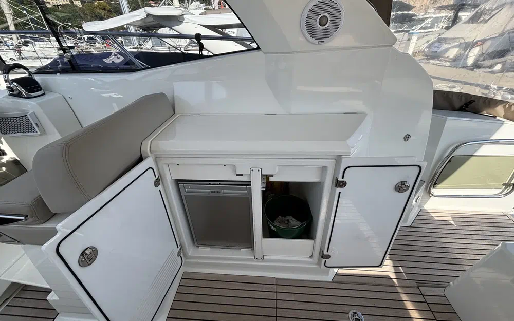 slider 18 Jeanneau Leader 36