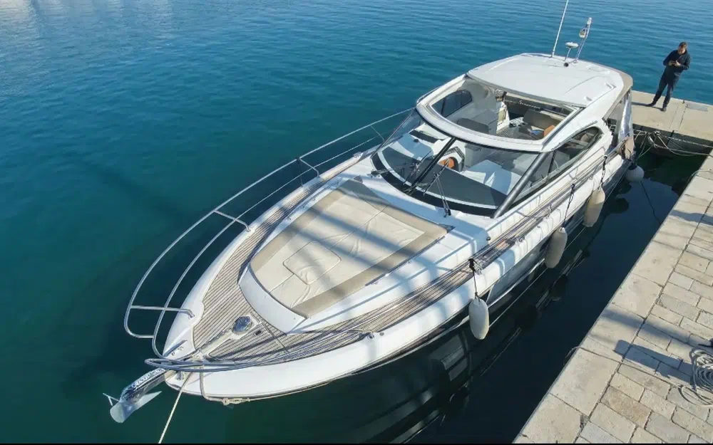 slider 1 Jeanneau Leader 36