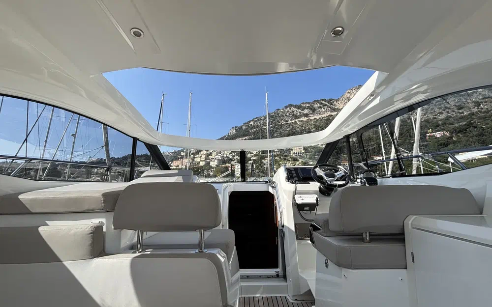 slider 19 Jeanneau Leader 36