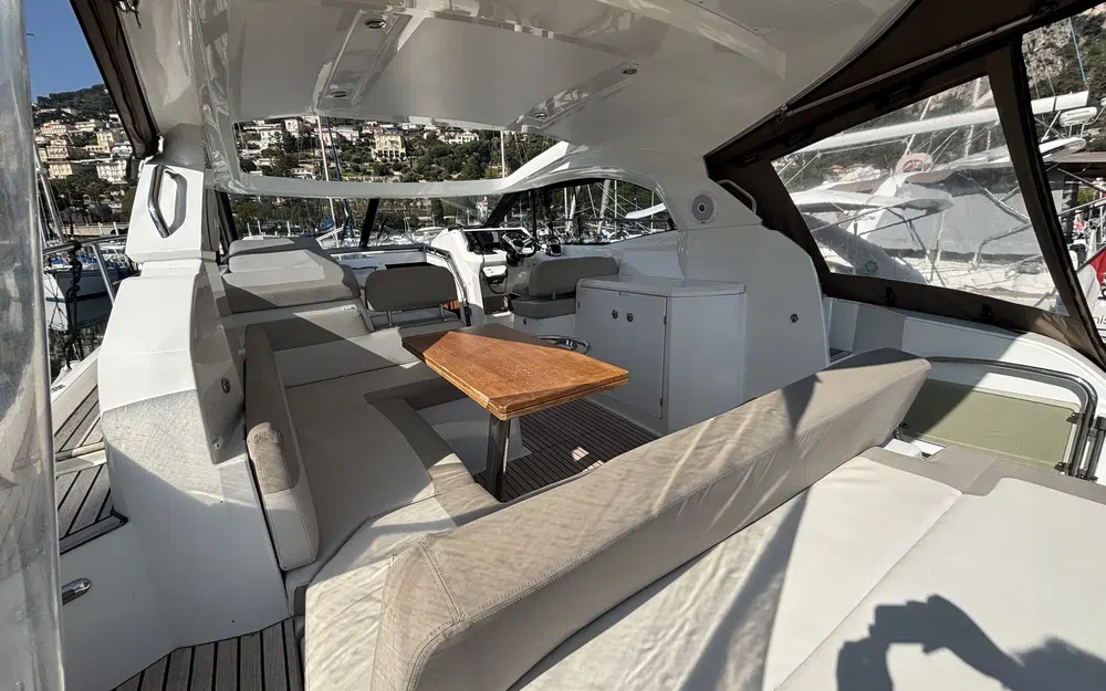 slider 22 Jeanneau Leader 36