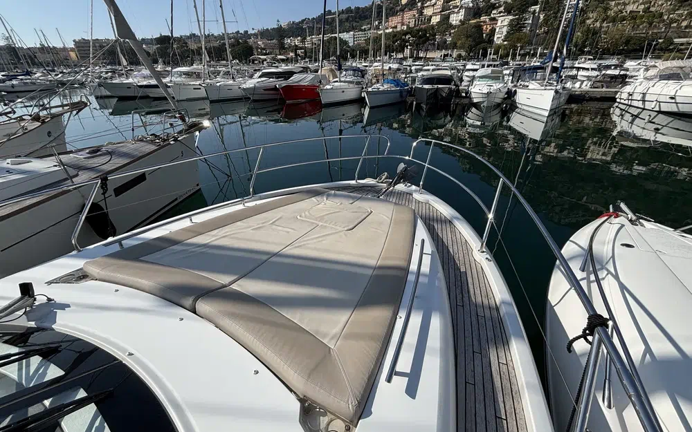 slider 7 Jeanneau Leader 36