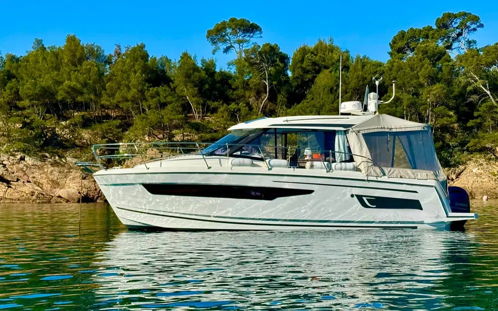 slider 0 Jeanneau Merry Fisher 895