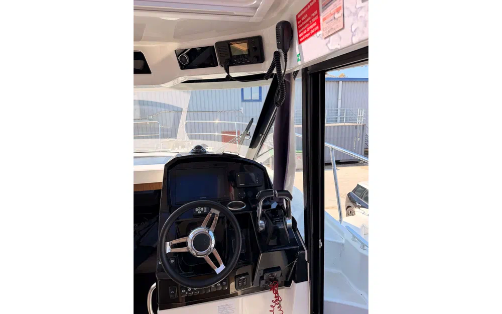 slider 3 Jeanneau Merry Fisher 895